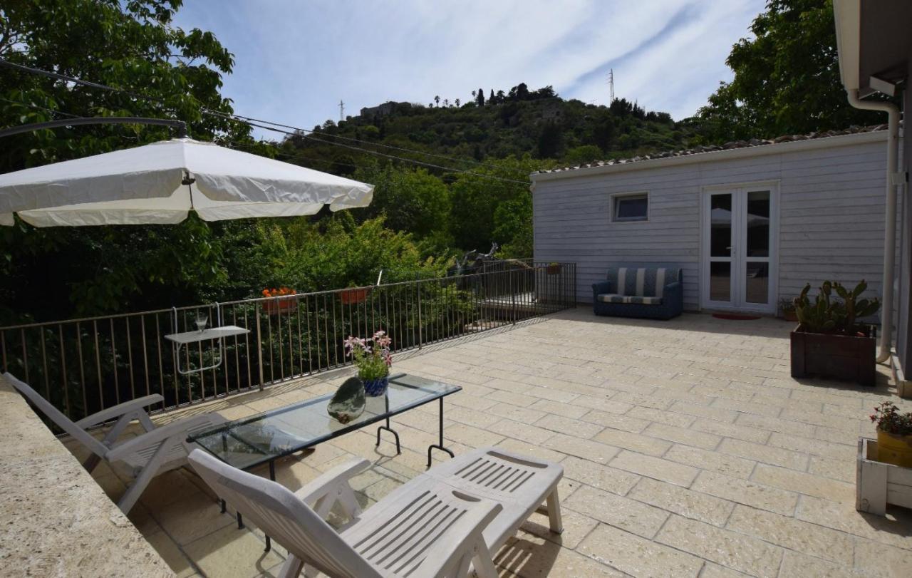 Casa Vacanze Irmino Garden Villa Ragusa Exterior photo